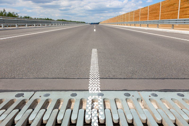 Uszkodzona dylatacja na estakadzie S1! Ograniczenie prędkości do 60 km/h - foto