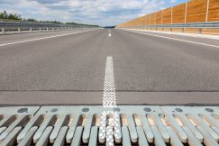Uszkodzona dylatacja na estakadzie S1! Ograniczenie prędkości do 60 km/h - foto