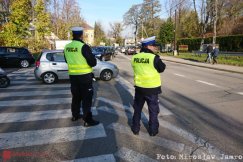 Niektórzy parkują gdzie popadnie. Porządku pilnują mundurowi - foto