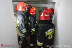 Spłonęła instalacja telemetryczna węzła ciepłowniczego w bloku - foto
