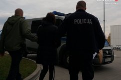 Córka biła i kopała swojego tatę. Zastraszony ojciec nie wzywał pomocy - foto