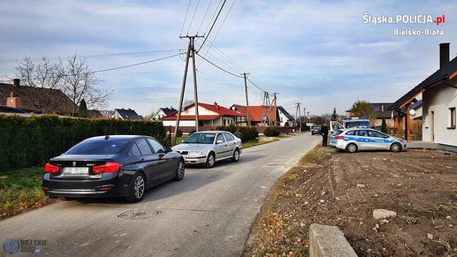 Kilka radiowozów ścigało skodę z 77-latką na pokładzie - foto