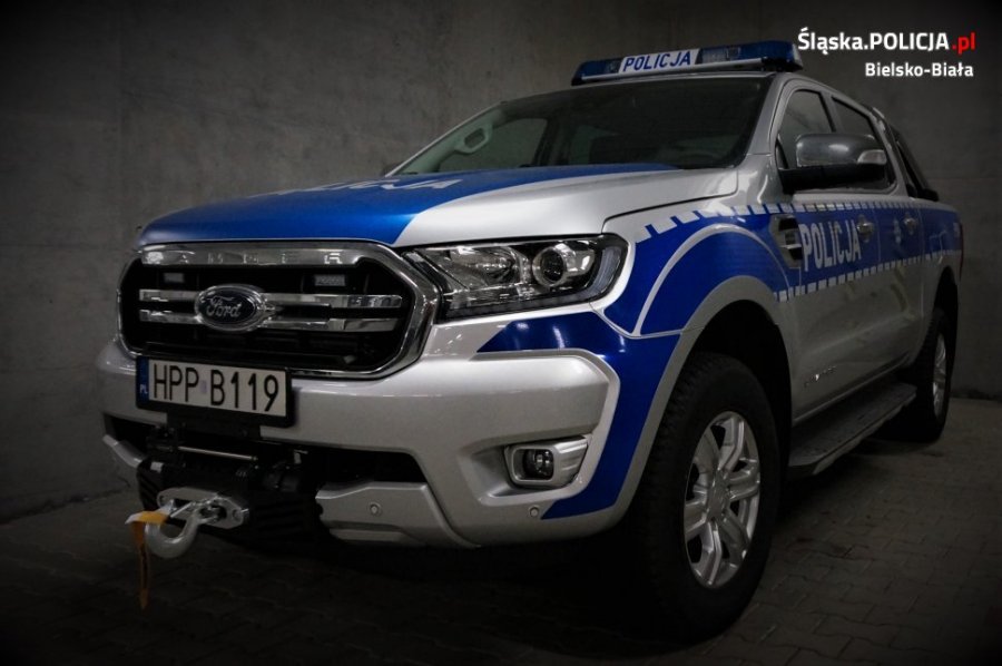 Nowoczesne radiowozy dla bielskiej policji. Wśród nich trzy fordy ranger - foto