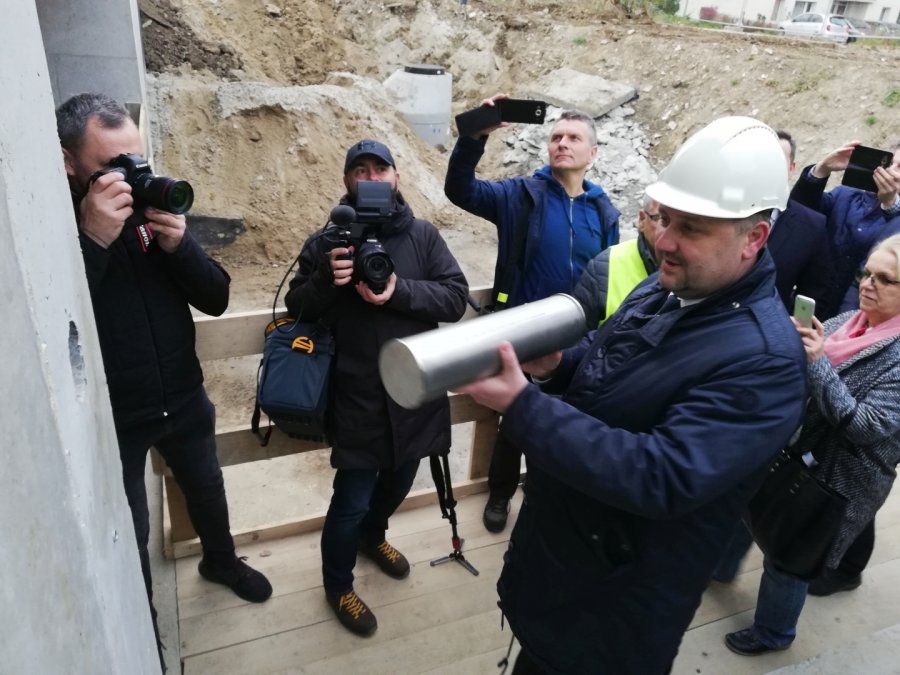 Ruch na ulicy Cieszyńskiej. Uroczystość na pamiątkę rozbudowy - foto