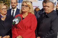 Senator z niebieskim pasem karate. "Nie zostawię swoich pacjentów"