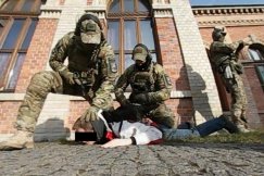 Jest oskarżony o wysadzenie budynku na Sarnim Stoku. Ma 20 zarzutów