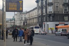 Cywilizacja XXI wieku dociera do MZK. Bilet miesięczny w aplikacji