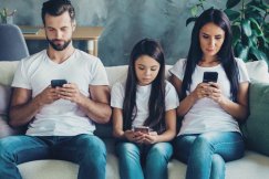 Pomoc dla dzieci uzależnionych od internetu. Wiele przypadków kończy się samobójstwem