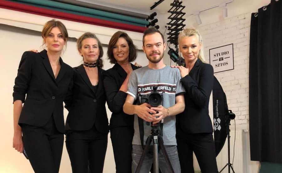 Barbara Kurdej-Szatan, Tomasz Karolak, Edyta Herbuś. Wszyscy pozują Bastkowi