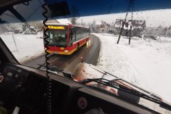 Intensywne opady śniegu w Bielsku-Białej. Śliskie jezdnie i chodniki - foto