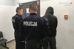 Podczas kontroli drogowej miał pod nosem ślady białego proszku - foto