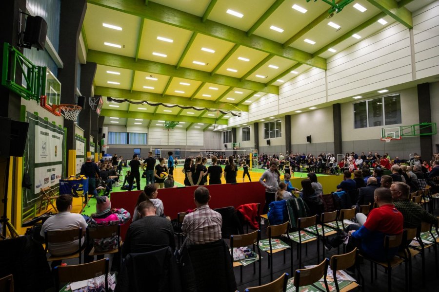 Nowa hala sportowa w Bielsku-Białej. Rozkładana widownia dla stu osób - foto