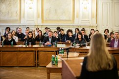 Starcie w ratuszu. Brutalne faule powinny być traktowane jako przestępstwa? - foto