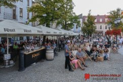 Ażurowe płotki i kwiaty w donicach. Nowe porządki na bielskim Rynku