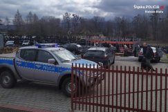 Części zamienne z przemytu. Rewizja w komisach samochodowych - foto