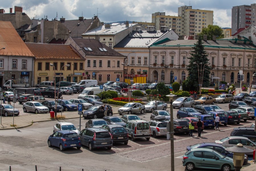 Fontanna i szalet na nowym placu Wojska Polskiego. Miejsce spotkań i koncertów