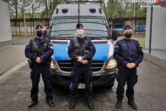 Siedział na barierce wiaduktu z pętlą na szyi. Chciał popełnić samobójstwo - foto