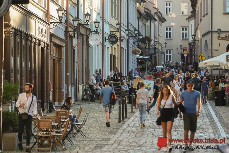 Konflikt restauratorów na Rynku wisi w powietrzu. Zapłacą klienci ogródków?