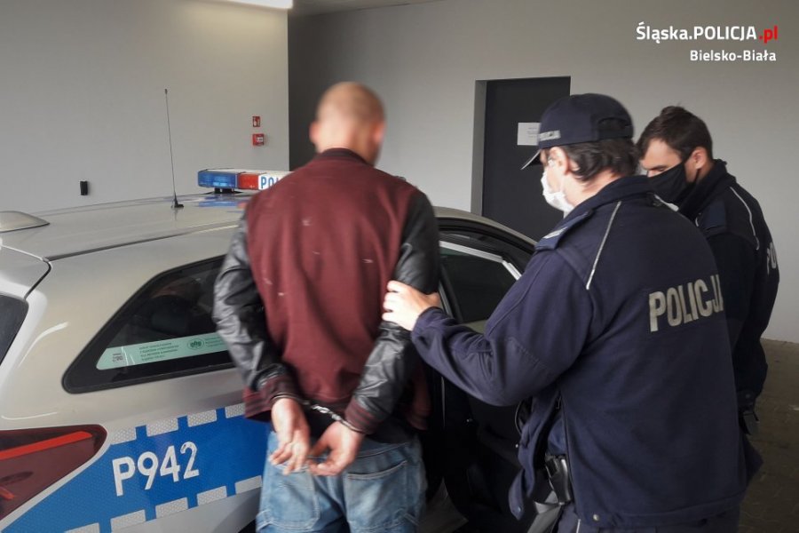 Szaleńcza ucieczka fiatem seicento. Dyżurny wezwał dodatkowe patrole - foto