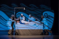 W maseczkach na bezludnej wyspie. Teatr otwiera się dla stęsknionej widowni