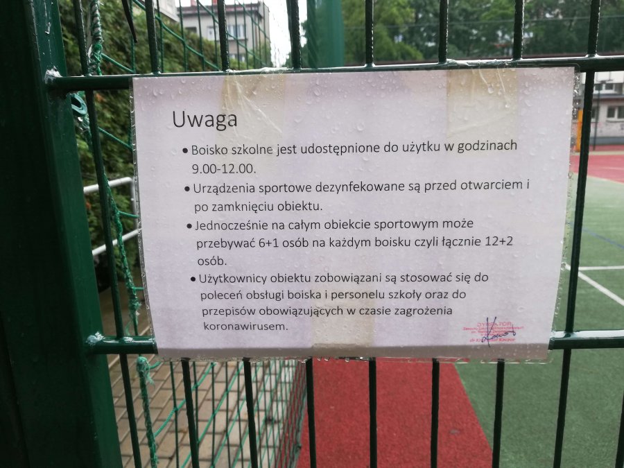 Piłka nożna na godziny. Spór o boisko przy bielskim liceum - foto