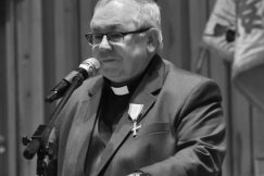 Zmarł prałat Zbigniew Powada. Program uroczystości pogrzebowych