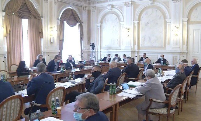 Prezydent z wotum zaufania. PiS długo punktował raport o stanie miasta