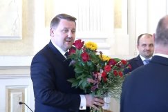 Przychody miasta wyższe niż planowano. Kwiaty i gratulacje dla prezydenta