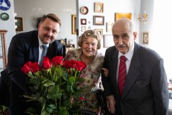 Urodziny sławnej piosenkarki. Kwiaty od prezydentów Bielska-Białej - foto