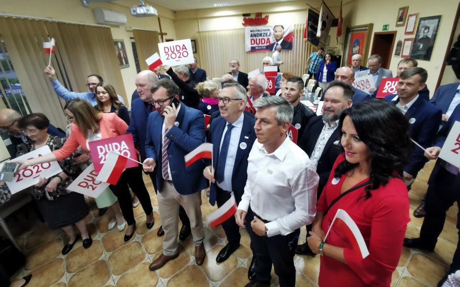 To będzie długa noc w sztabach. Minimalna wygrana Andrzeja Dudy!