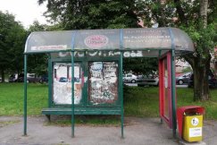 Bezsilność władzy. Zdewastowane wiaty przystankowe prędko nie znikną