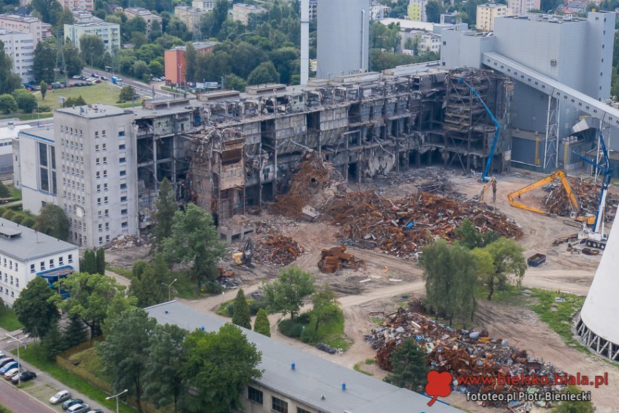 Znika ogromny gmach w centrum Bielska-Białej. Krajobraz jak po wojnie ZDJĘCIA