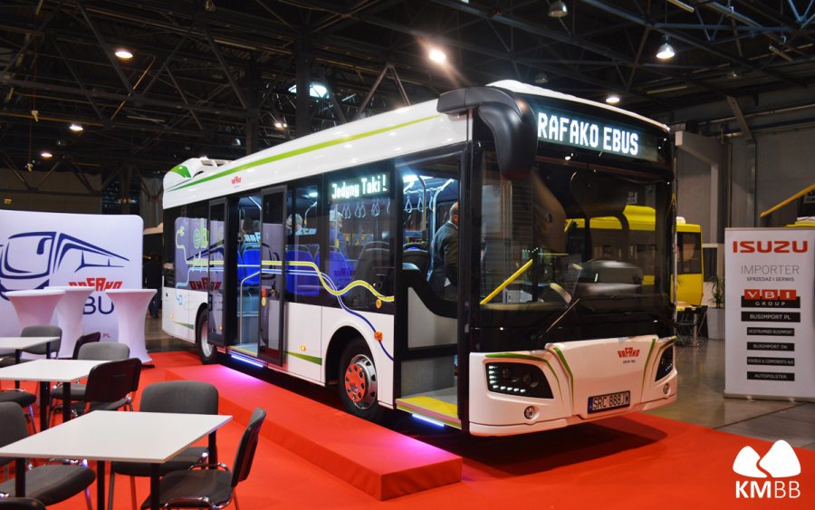 Elektryczny autobus na ulicach Bielska-Białej. Ma USB do ładowania telefonów - foto