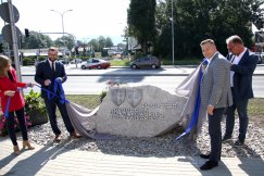 Finał wielkiej inwestycji. Wiceprezydent i wiceminister odsłonili pamiątkowy kamień - foto