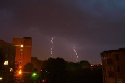 Burze z gradem i silnym deszczem. Nadciąga kilkudniowe załamanie pogody