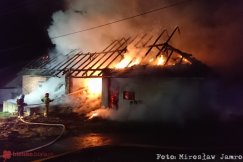 Groźny pożar w Międzyrzeczu. Spłonął magazyn stadniny koni - film