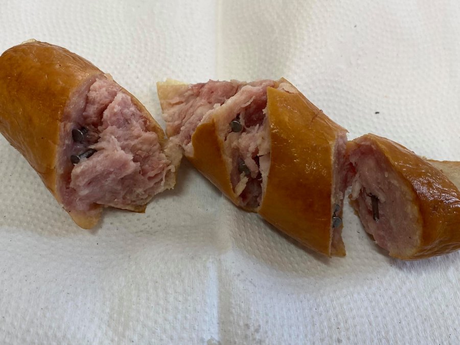Pachnąca kiełbasa faszerowana gwoździami na Złotych Łanach - foto