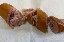 Pachnąca kiełbasa faszerowana gwoździami na Złotych Łanach - foto