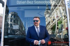 Prezydent jeździ autobusem elektrycznym. Za kierownicą jego zastępca ZDJĘCIA