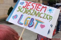 Zaatakowali aktywistów LGBT gazem. Prokuratorskie zarzuty dla chuligana