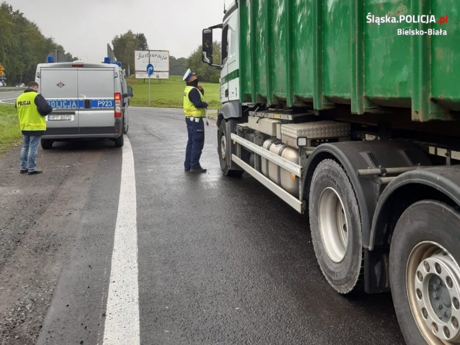 Kontrola pojazdów przewożących odpady. Akcja policji i Interpolu - foto
