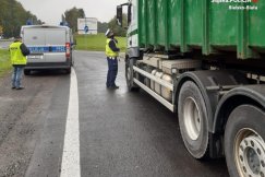 Kontrola pojazdów przewożących odpady. Akcja policji i Interpolu - foto