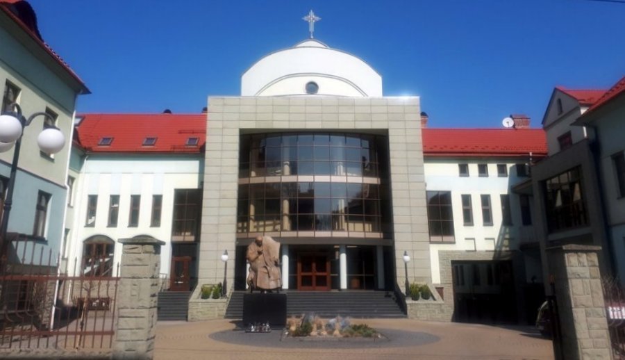 Bierzmowania w większości niezagrożone. Biskupi nie mieli ze sobą kontaktu