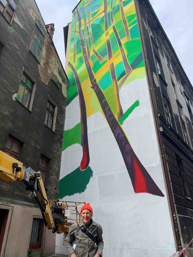 Mural na kamienicy pochłania smog. Specjalna farba działa jak las - foto