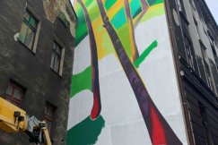 Mural na kamienicy pochłania smog. Specjalna farba działa jak las - foto