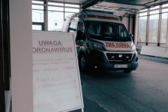 Rekordowy przyrost nowych zakażeń. Coraz więcej ognisk domowych