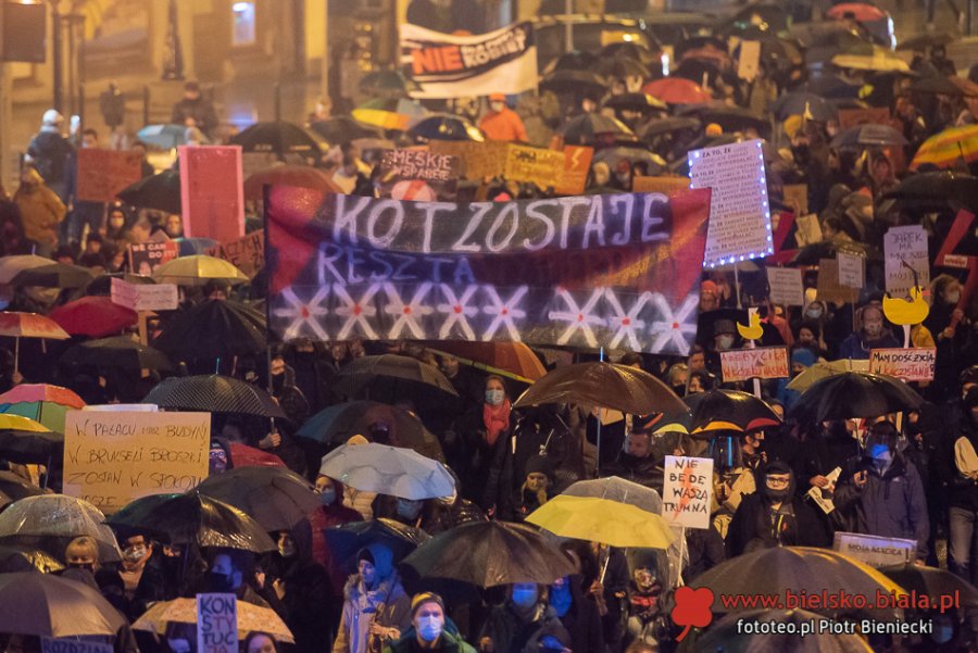 Ósmy dzień protestu w Bielsku-Białej. Ludzie są zdesperowani ZDJĘCIA