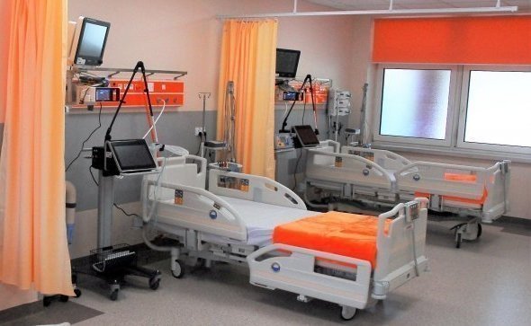 Rekordowy przyrost zakażeń. W bielskim szpitalu zmarło trzech pacjentów z COVID-19