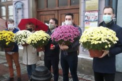 Nie krytykują zamknięcia cmentarzy. Solidarność z pokrzywdzonymi - foto