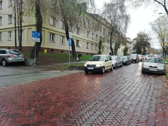 Koszmar na osiedlu Grunwaldzkim. Punkt badań zostanie przeniesiony? - foto